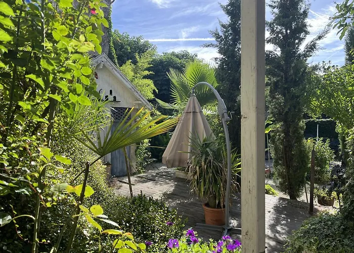 Chambre paisible dans une ancienne bâtisse rénovée