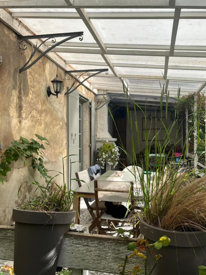Paisible Dans Ancienne Batisse Renovee Homestay Issigeac
